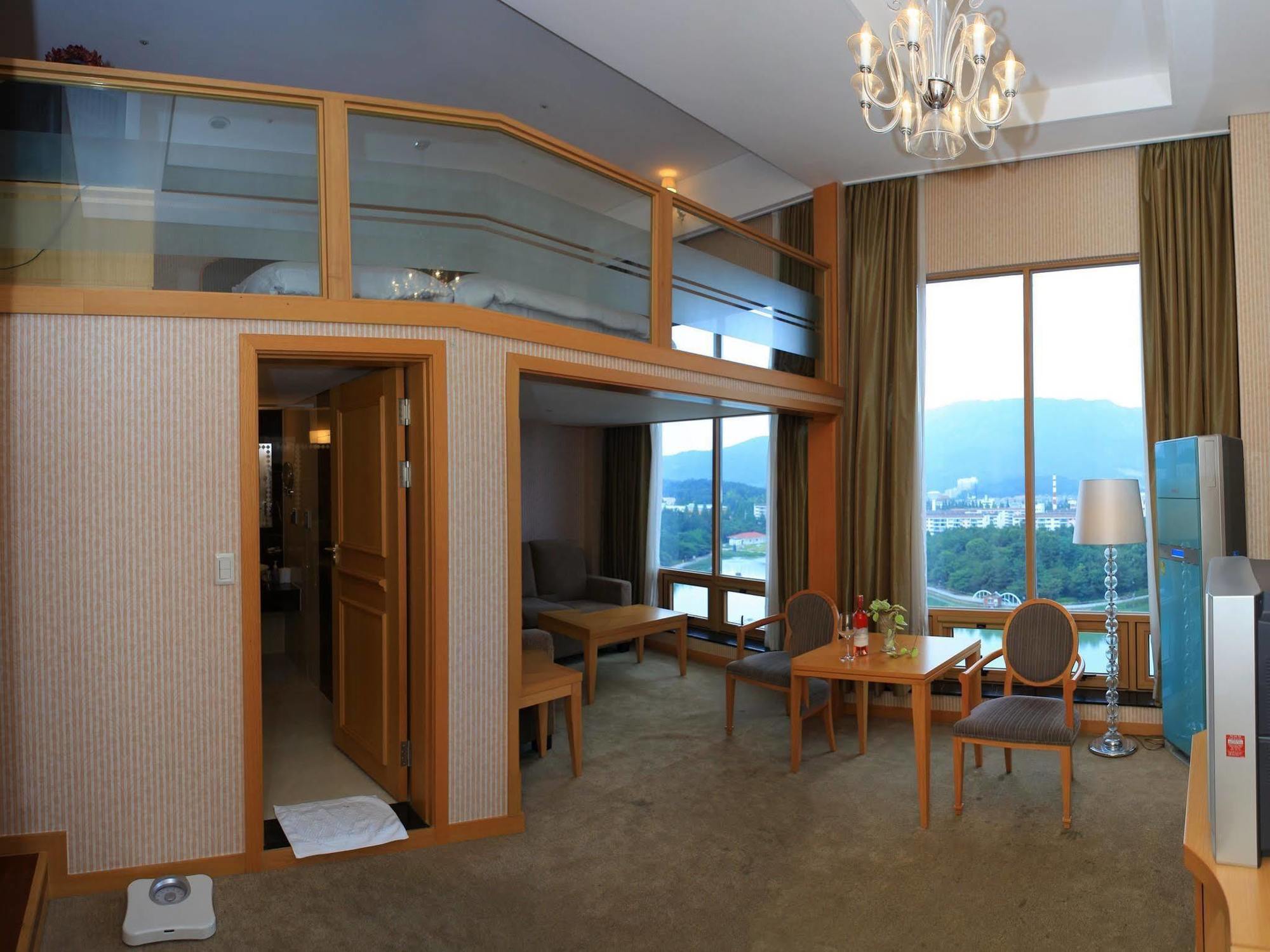 Hotel Avenue Changwon Dış mekan fotoğraf