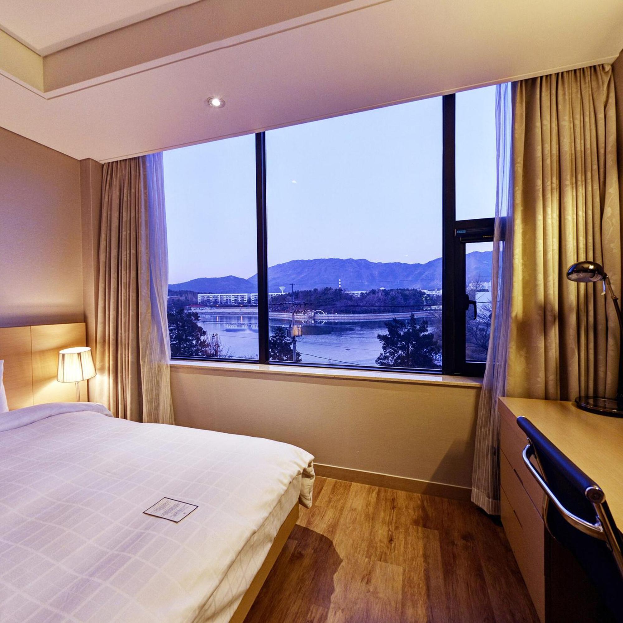 Hotel Avenue Changwon Dış mekan fotoğraf