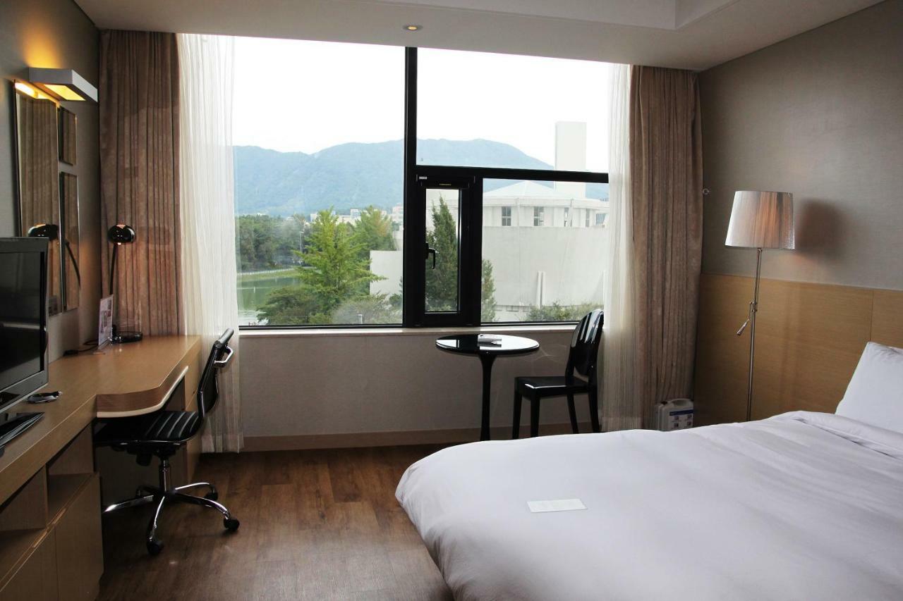 Hotel Avenue Changwon Dış mekan fotoğraf
